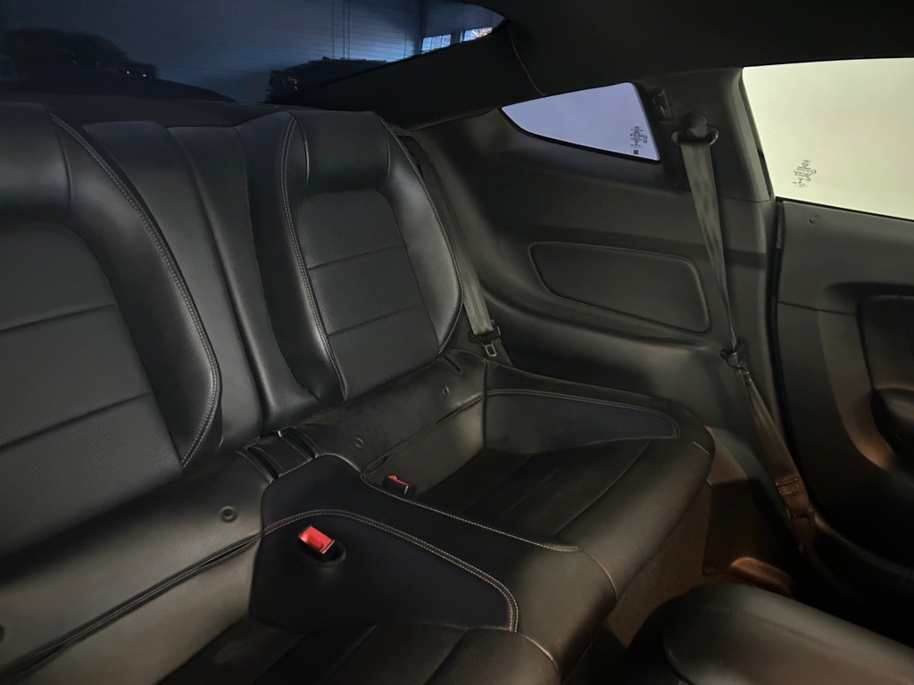 2019 Ford Mustang Image 36