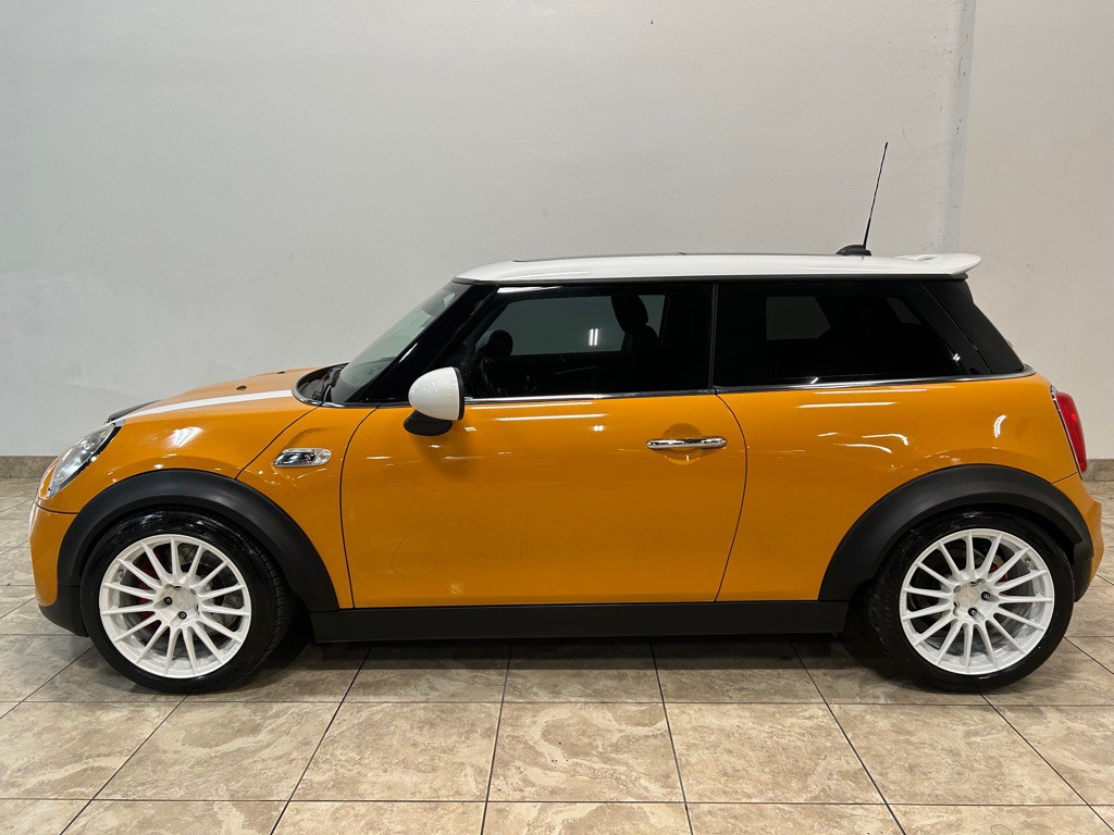 2016 MINI Cooper Image 3