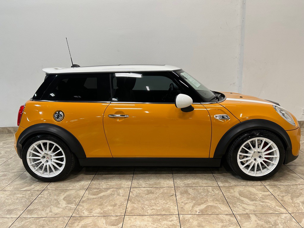 2016 MINI Cooper Image 7