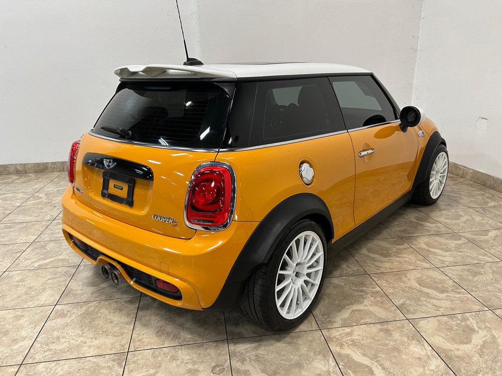 2016 MINI Cooper Image 8