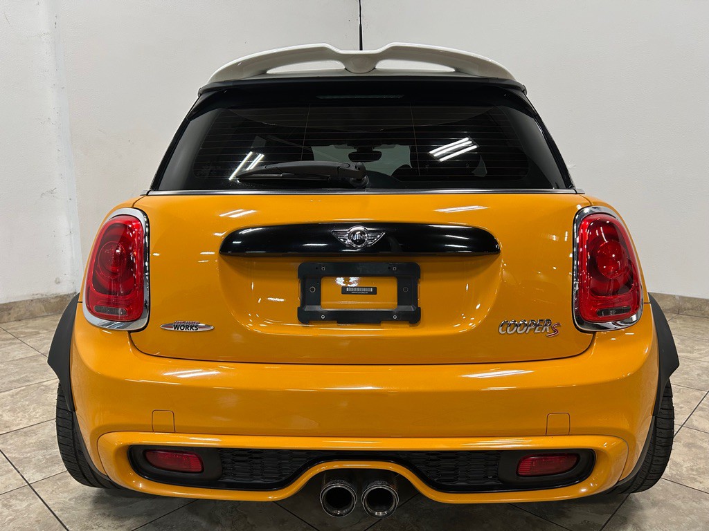 2016 MINI Cooper Image 10