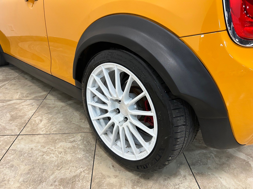 2016 MINI Cooper Image 12