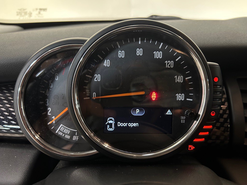 2016 MINI Cooper Image 29