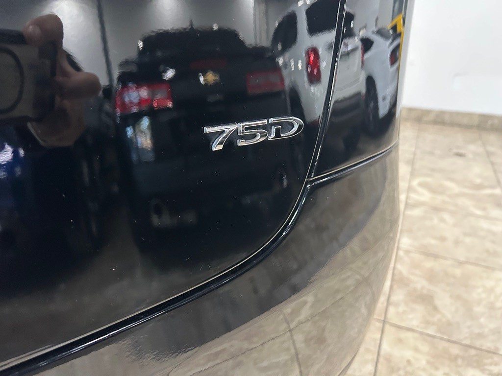 2016 Tesla Model X Image 11