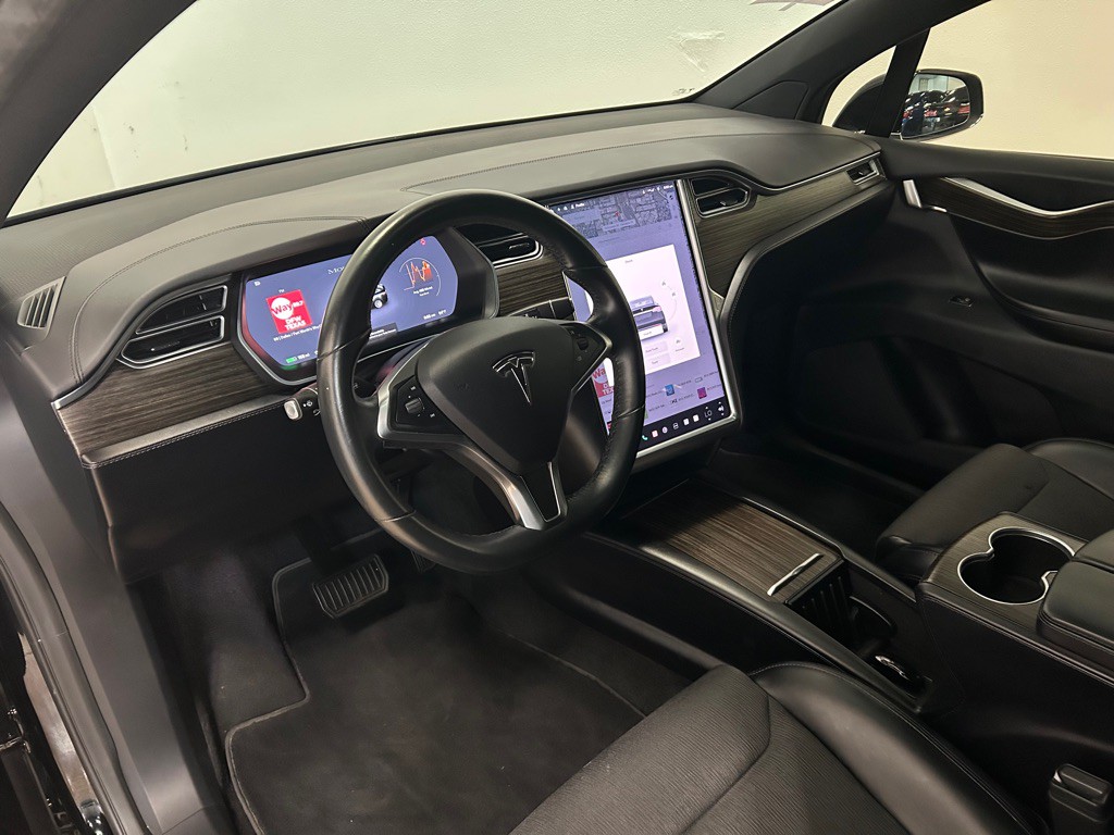 2016 Tesla Model X Image 19