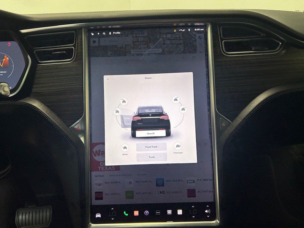 2016 Tesla Model X Image 22