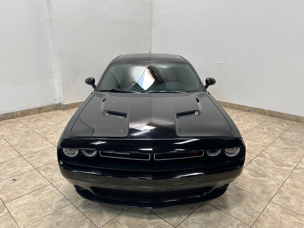 2015 Dodge Challenger Image 2