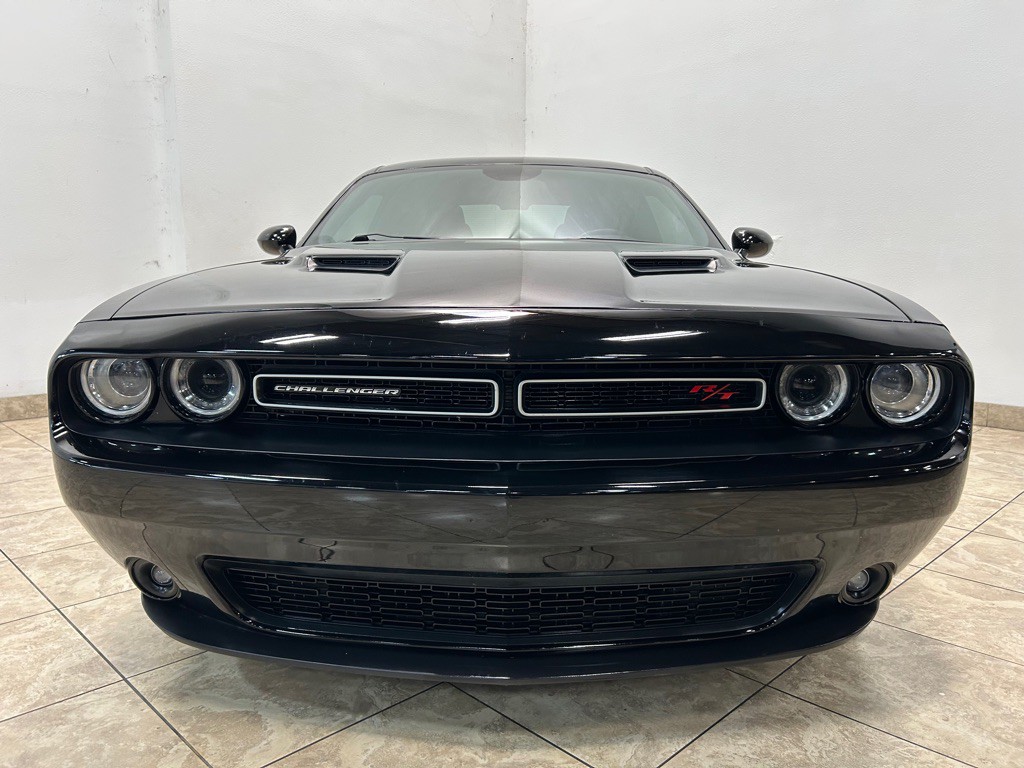 2015 Dodge Challenger Image 4