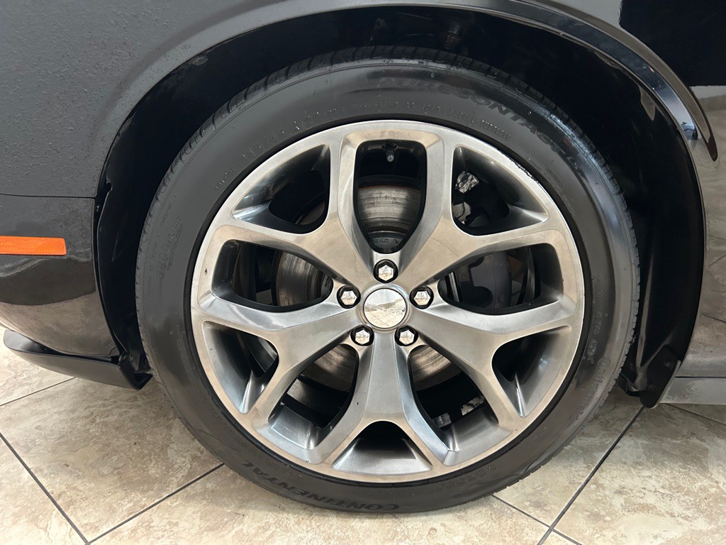 2015 Dodge Challenger Image 10