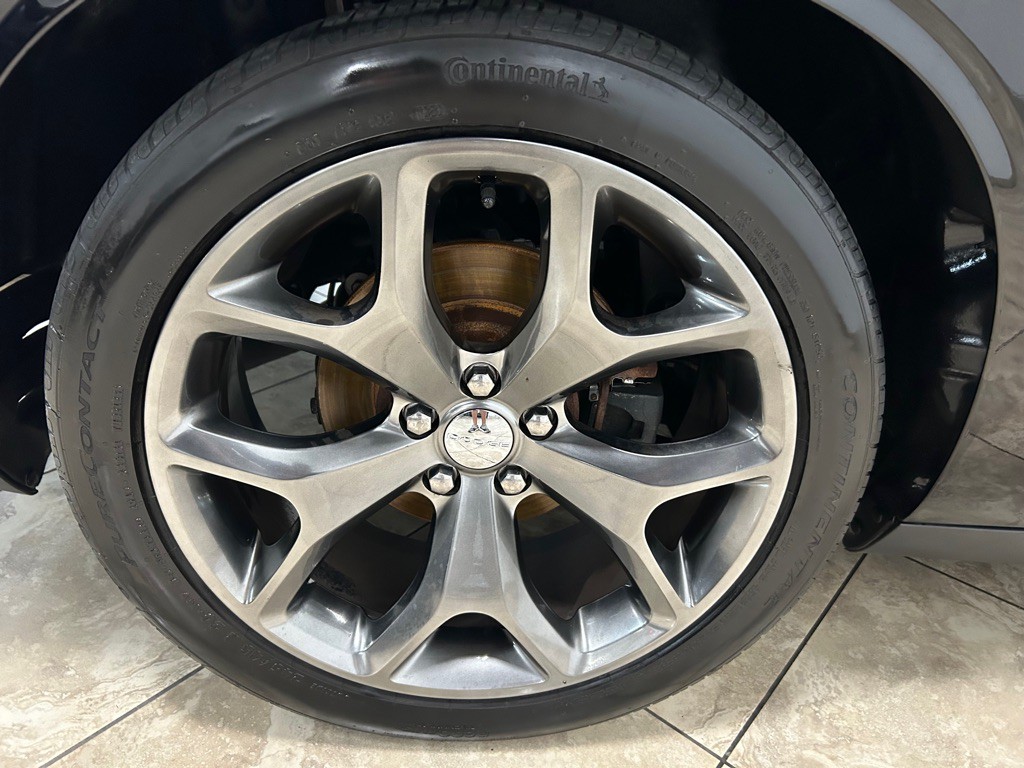 2015 Dodge Challenger Image 12