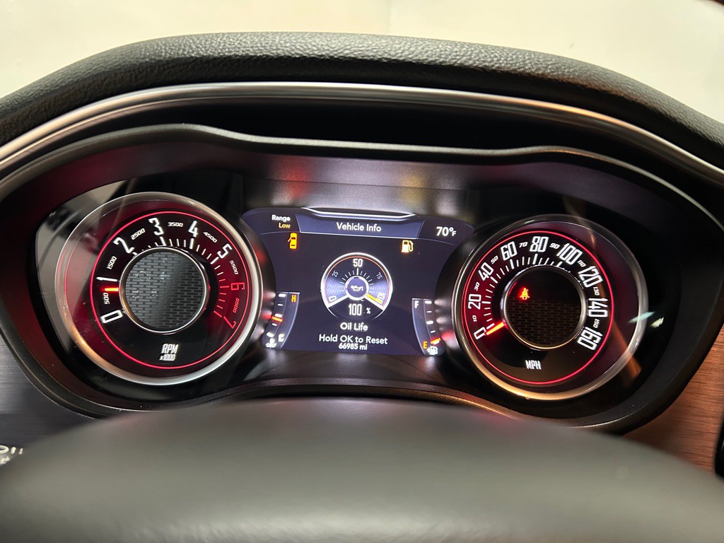 2015 Dodge Challenger Image 19