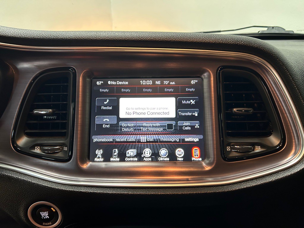 2015 Dodge Challenger Image 25