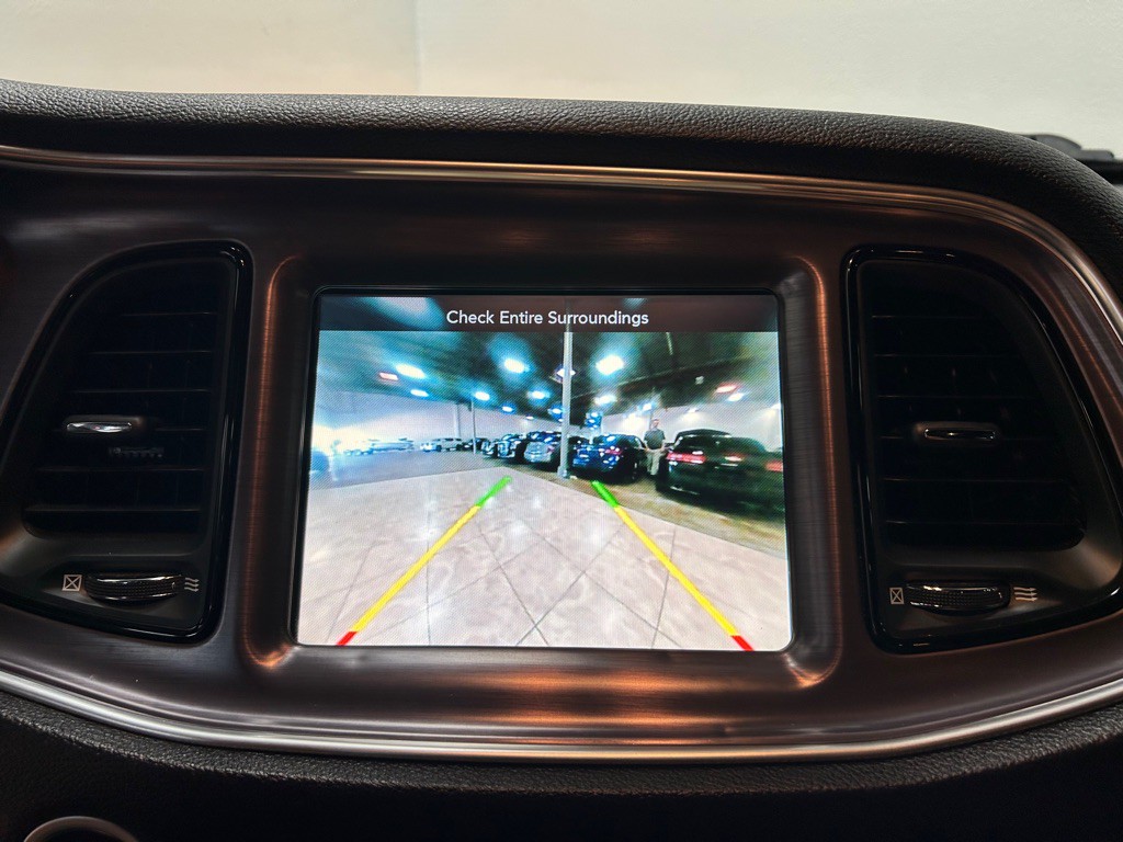 2015 Dodge Challenger Image 29