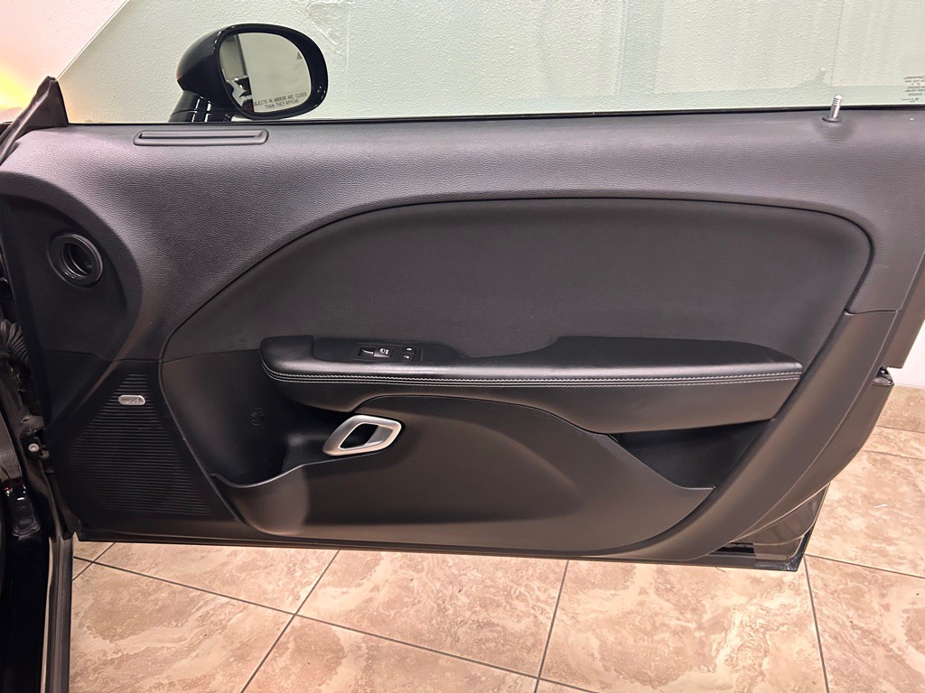 2015 Dodge Challenger Image 30