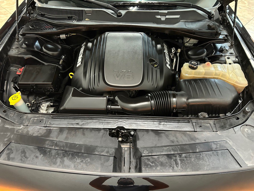 2015 Dodge Challenger Image 38