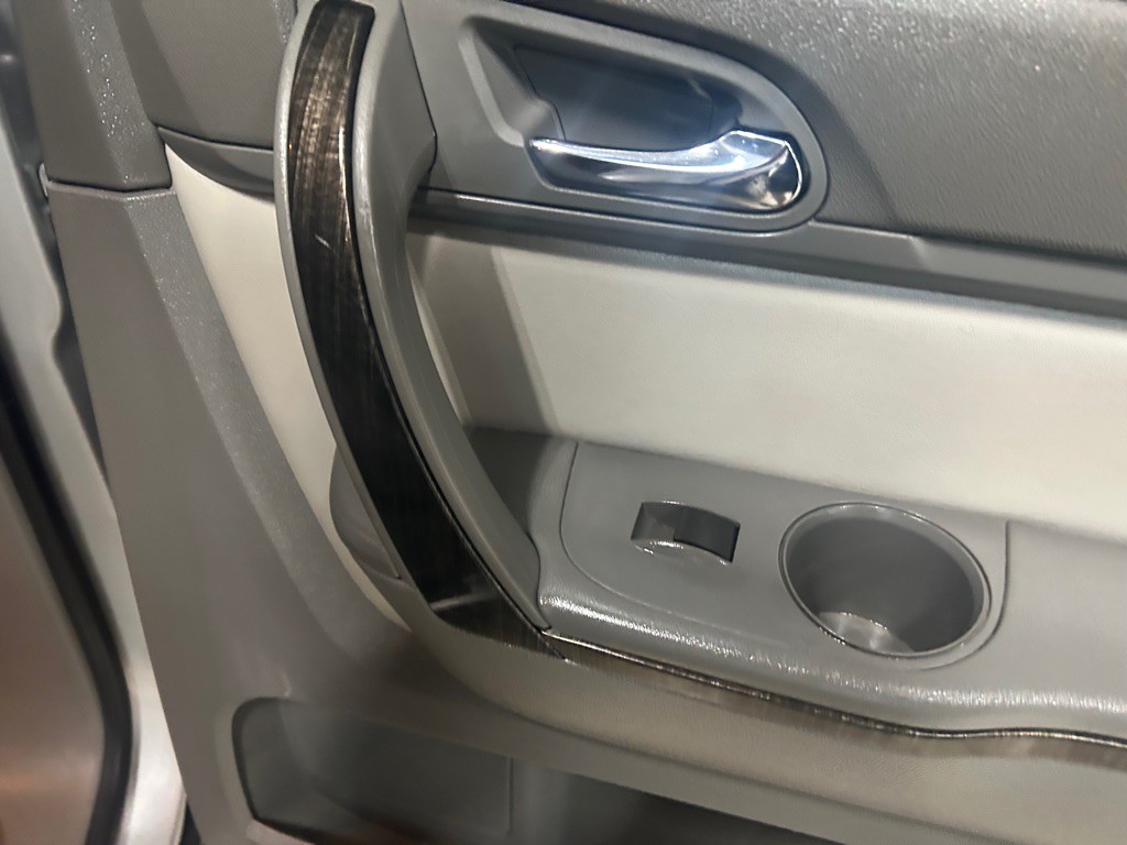 2016 GMC Acadia Image 37