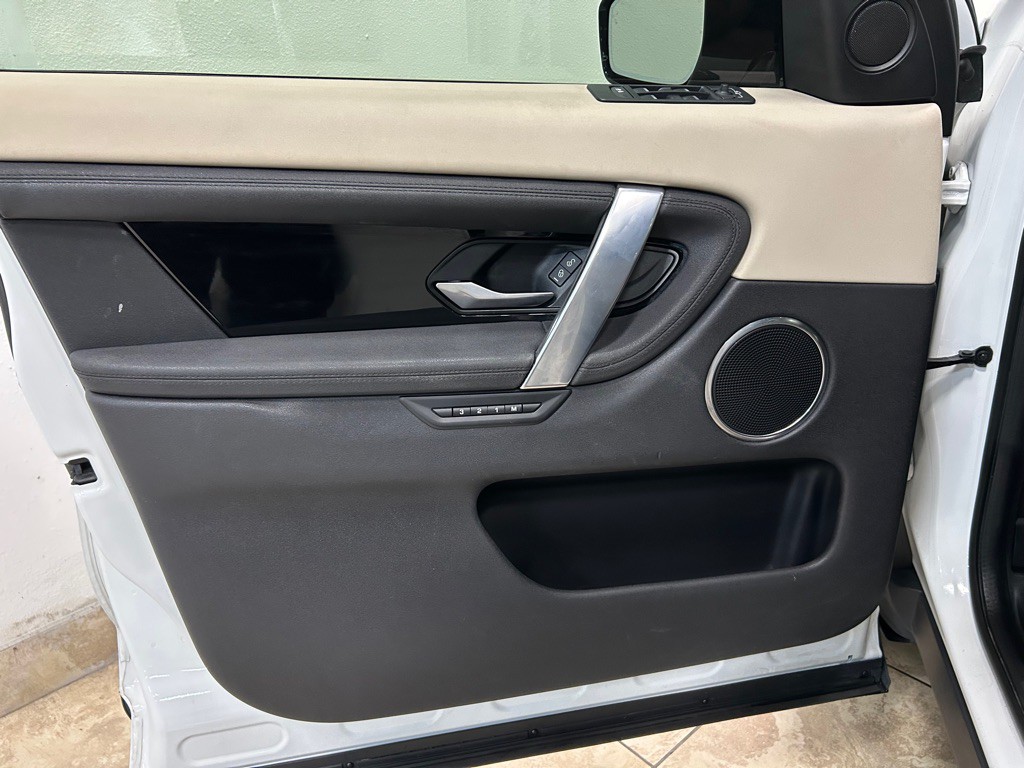 2020 Land Rover Discovery Sport Image 13