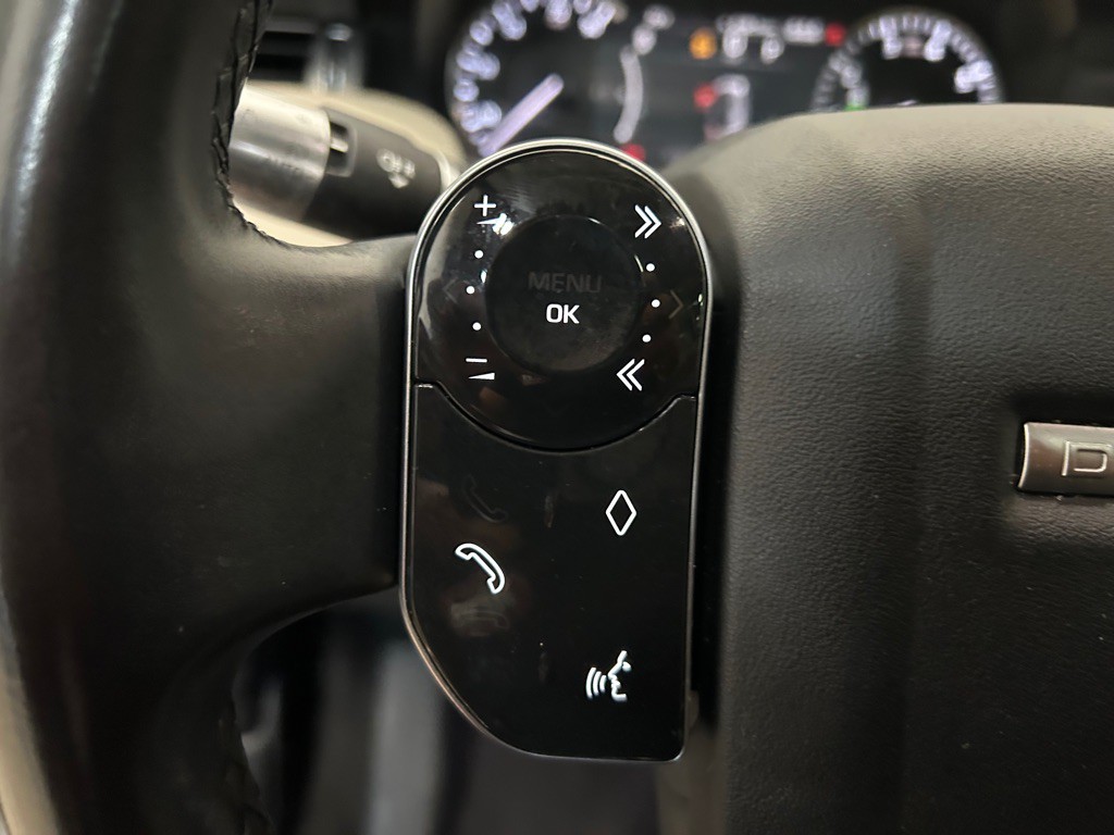 2020 Land Rover Discovery Sport Image 17