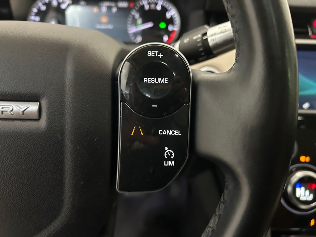 2020 Land Rover Discovery Sport Image 18