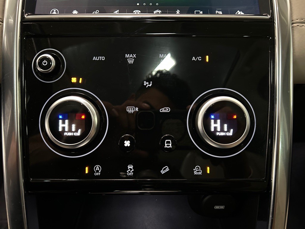 2020 Land Rover Discovery Sport Image 19