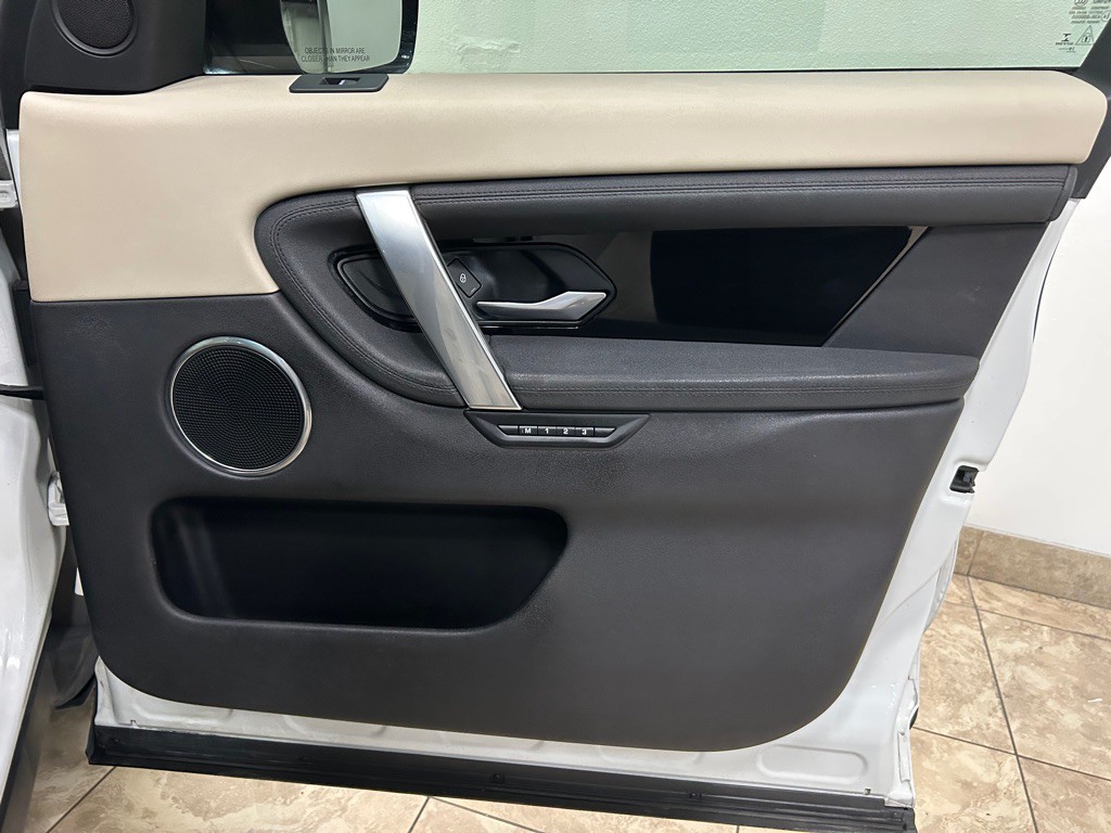 2020 Land Rover Discovery Sport Image 25