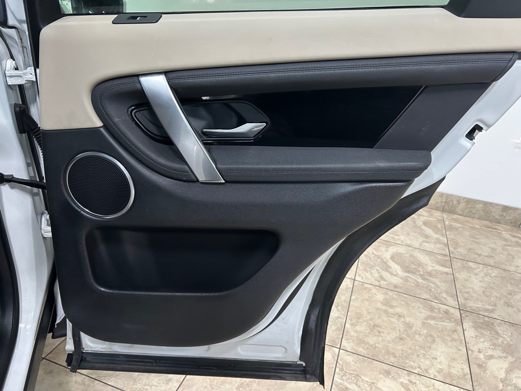 2020 Land Rover Discovery Sport Image 30