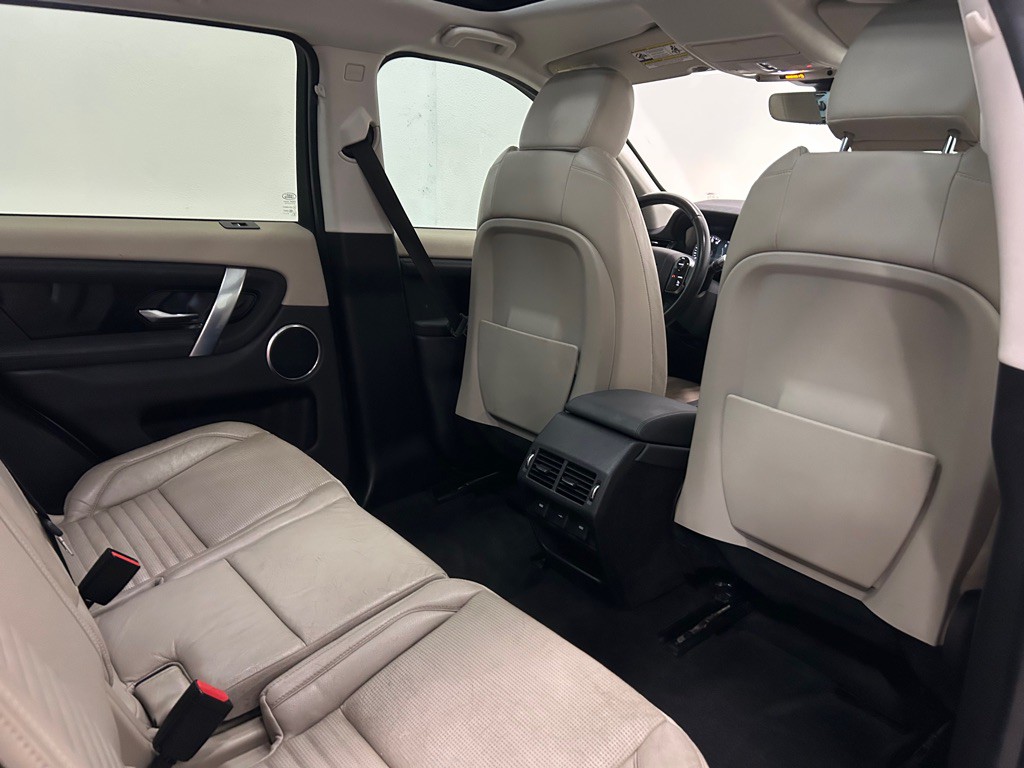 2020 Land Rover Discovery Sport Image 32