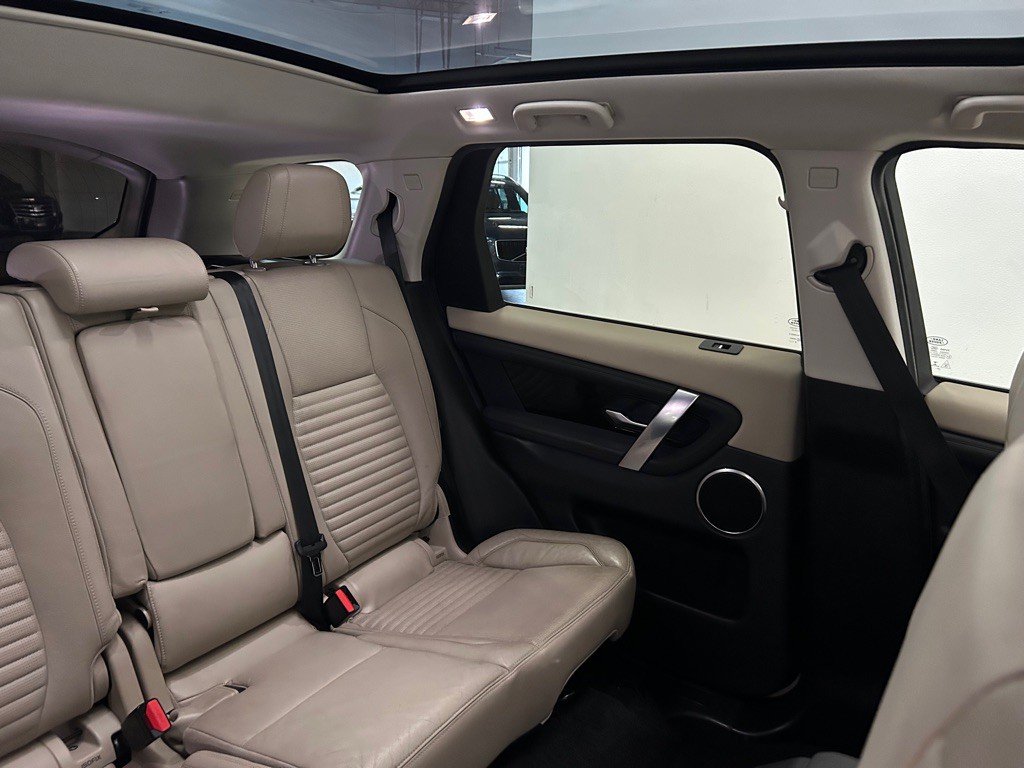 2020 Land Rover Discovery Sport Image 33