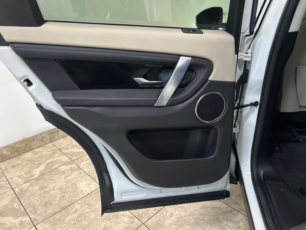 2020 Land Rover Discovery Sport Image 34