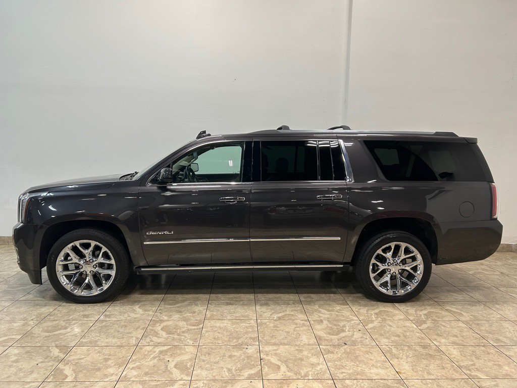 2017 GMC Yukon Image 2