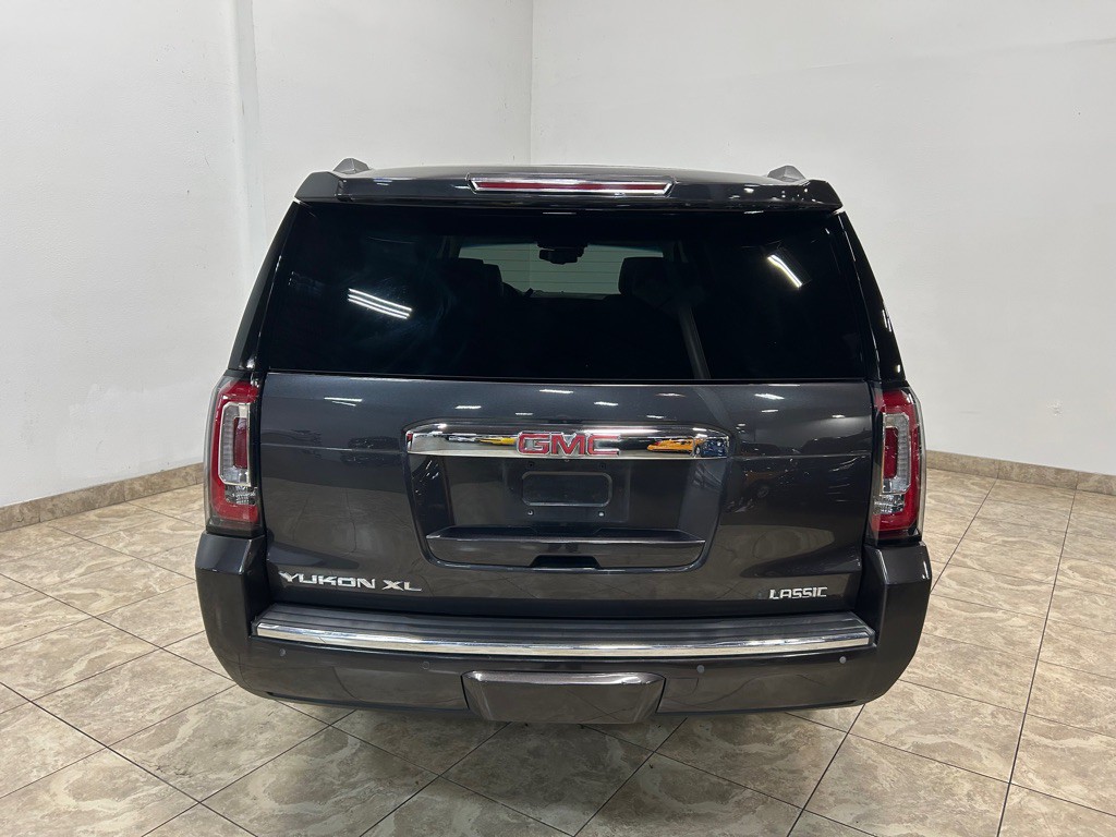2017 GMC Yukon Image 10