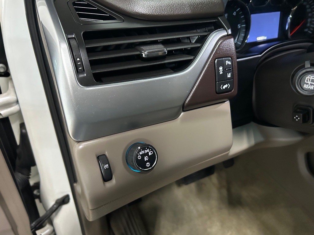 2015 Chevrolet Tahoe Image 17
