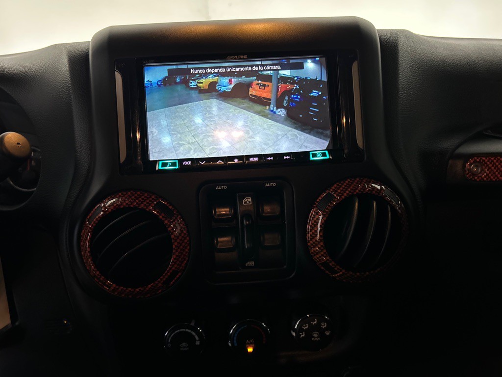 2015 Jeep Wrangler Unlimited Image 32