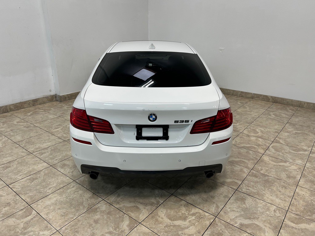 2015 BMW 5 Series Image 8