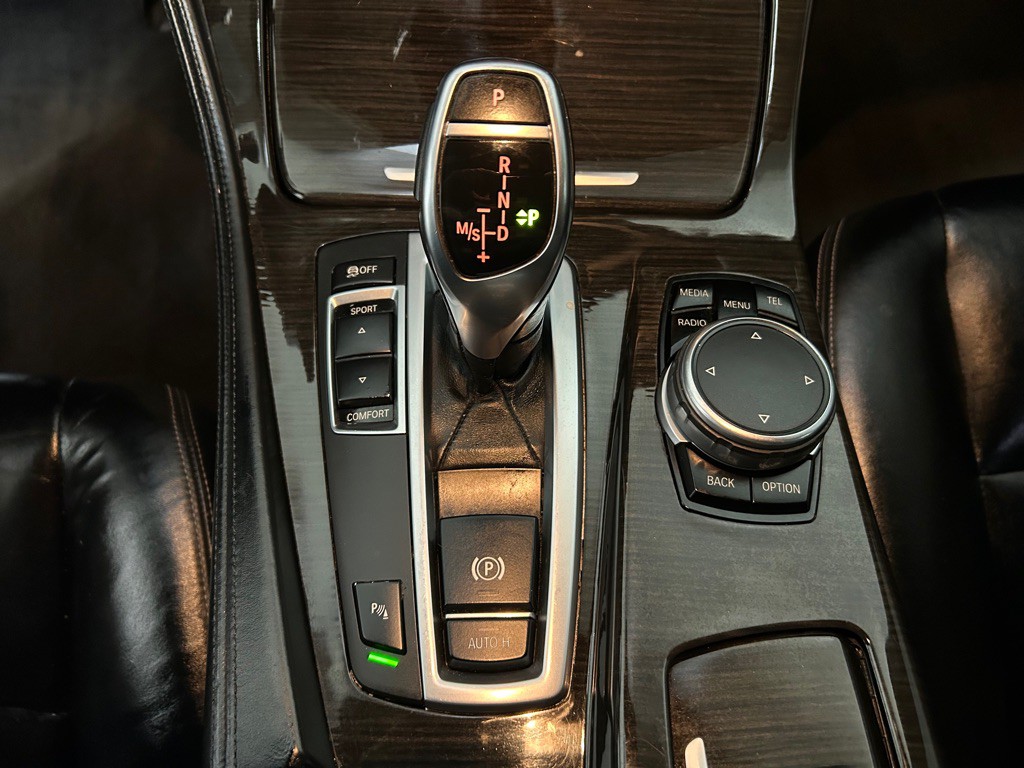 2015 BMW 5 Series Image 22