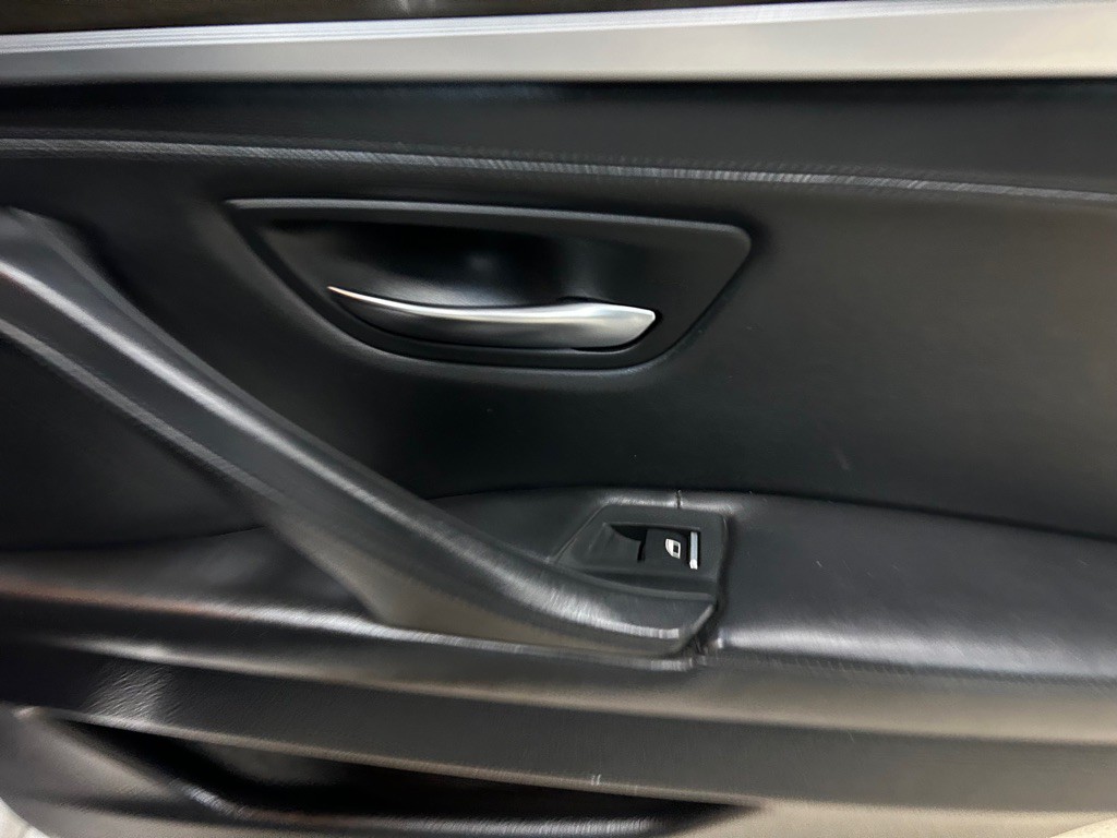 2015 BMW 5 Series Image 37