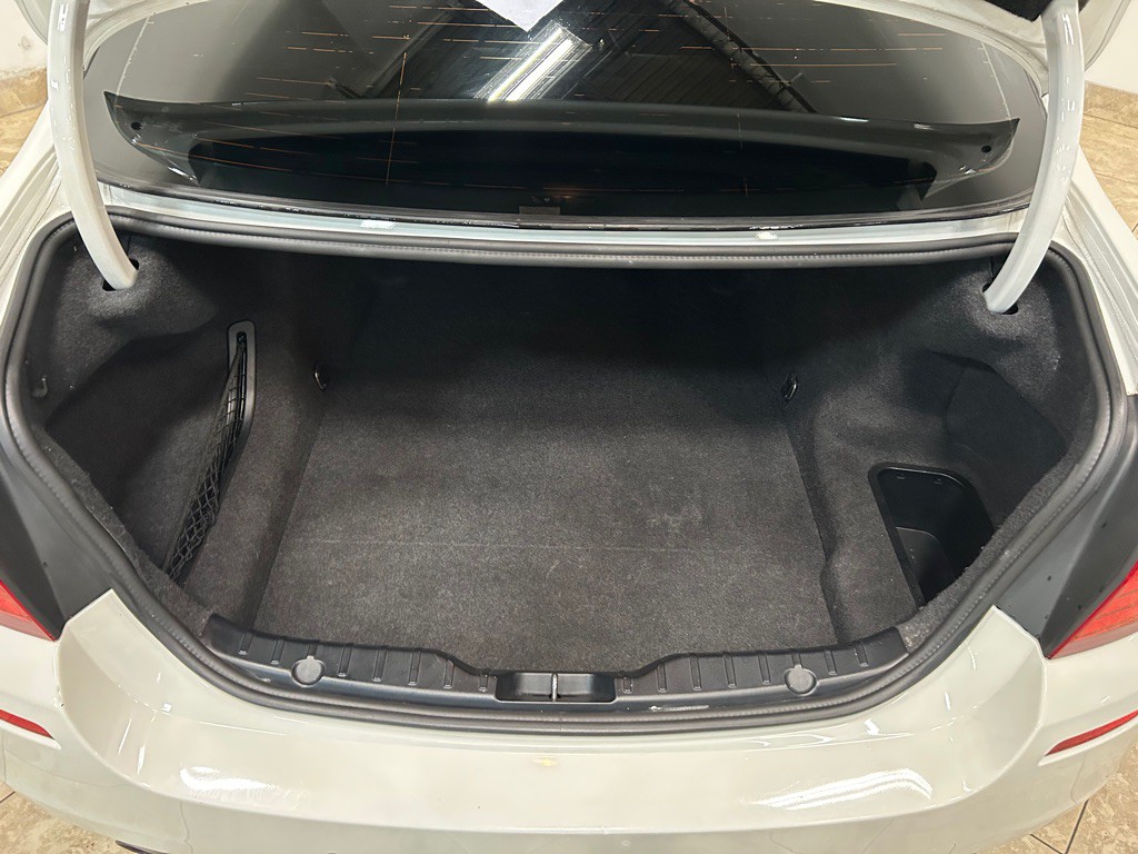 2015 BMW 5 Series Image 40