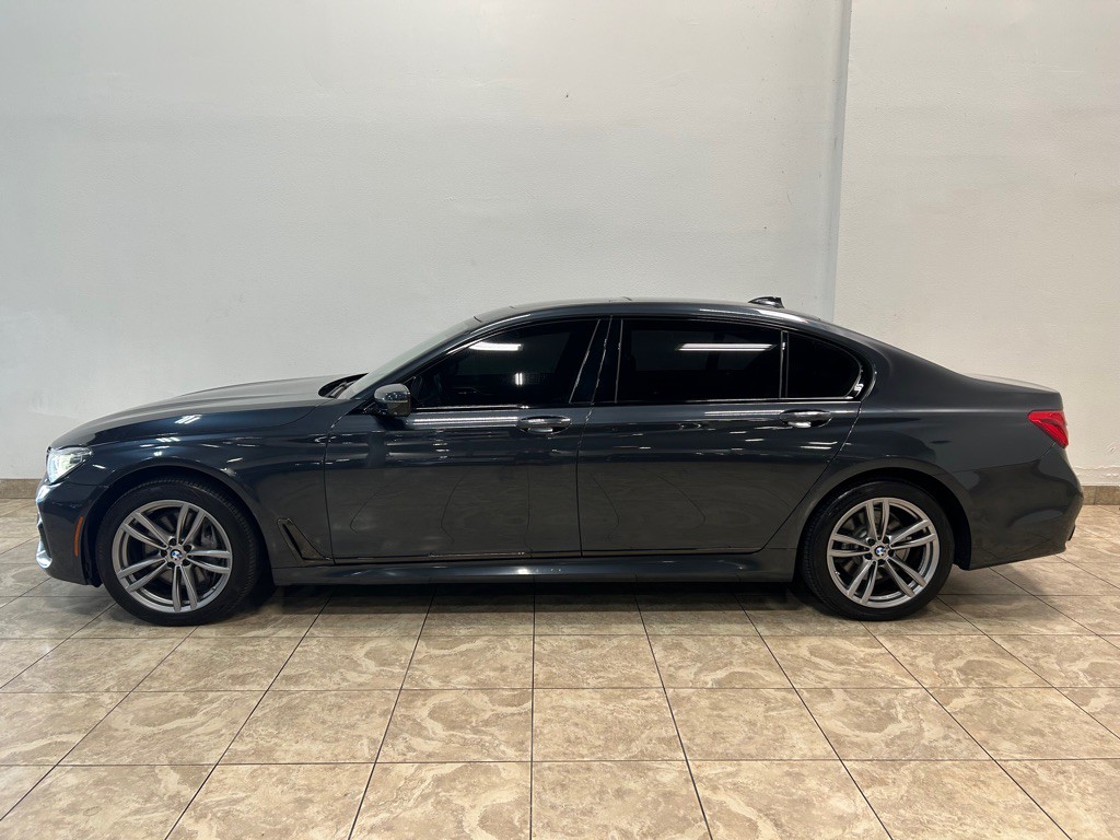 2016 BMW 7 Series Image 2