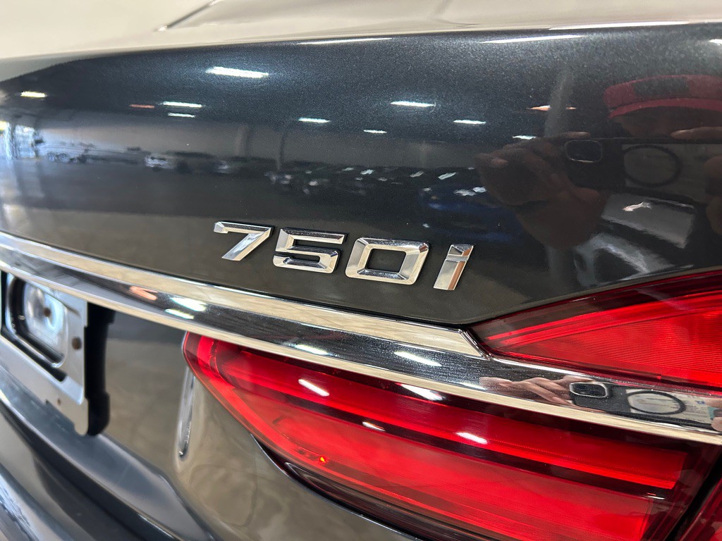 2016 BMW 7 Series Image 13