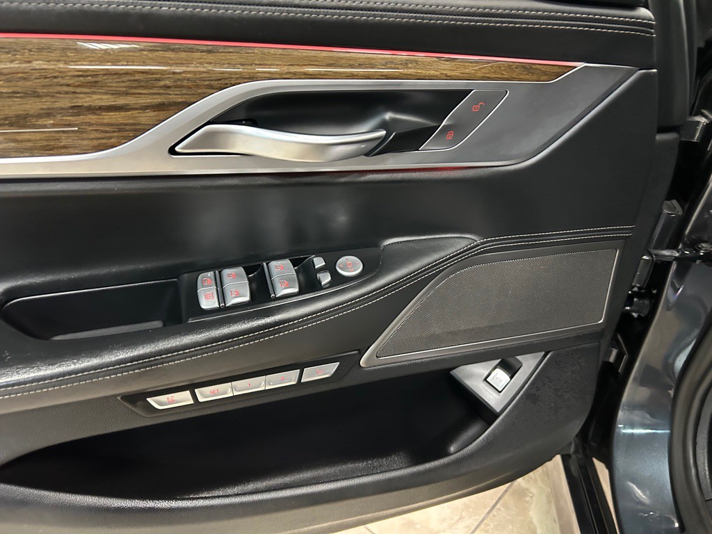 2016 BMW 7 Series Image 16