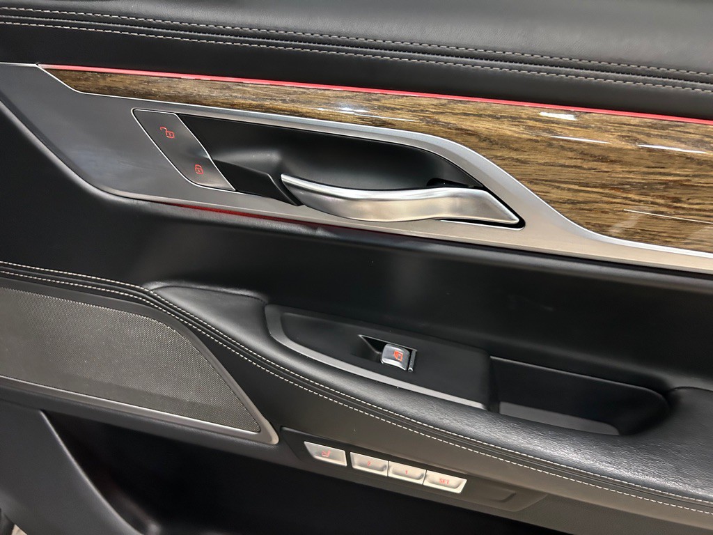 2016 BMW 7 Series Image 31