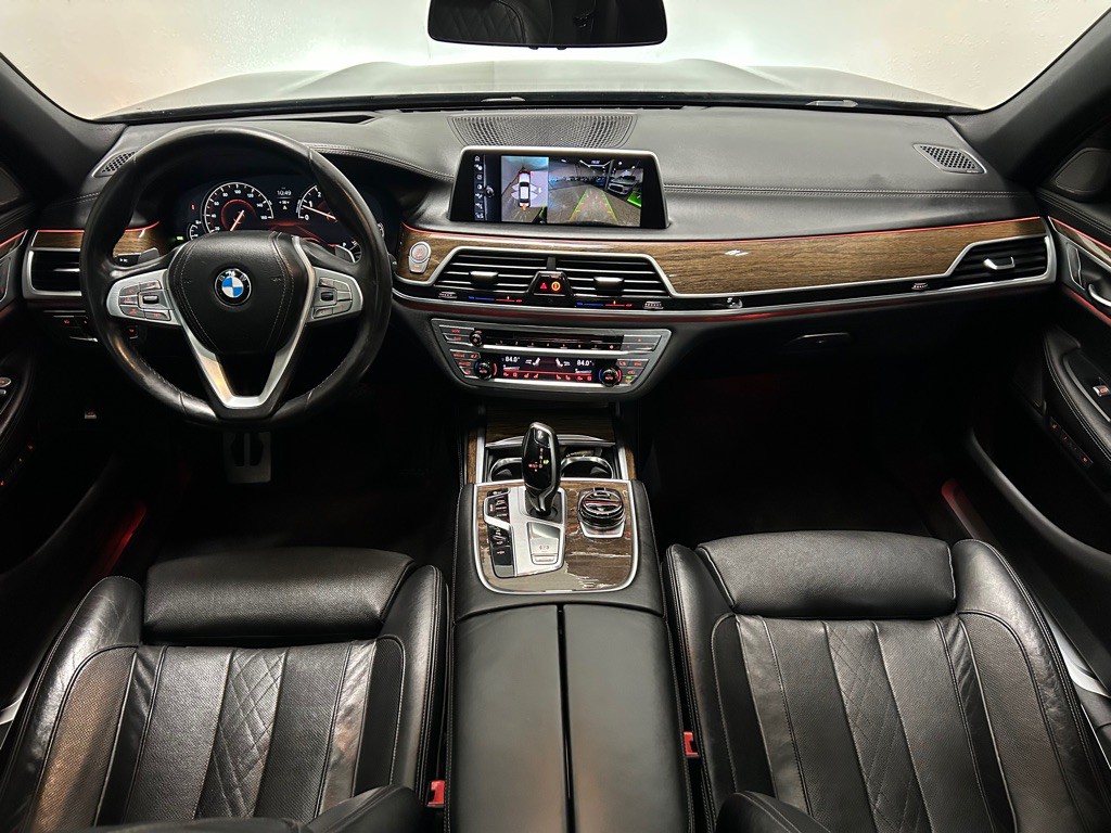 2016 BMW 7 Series Image 34