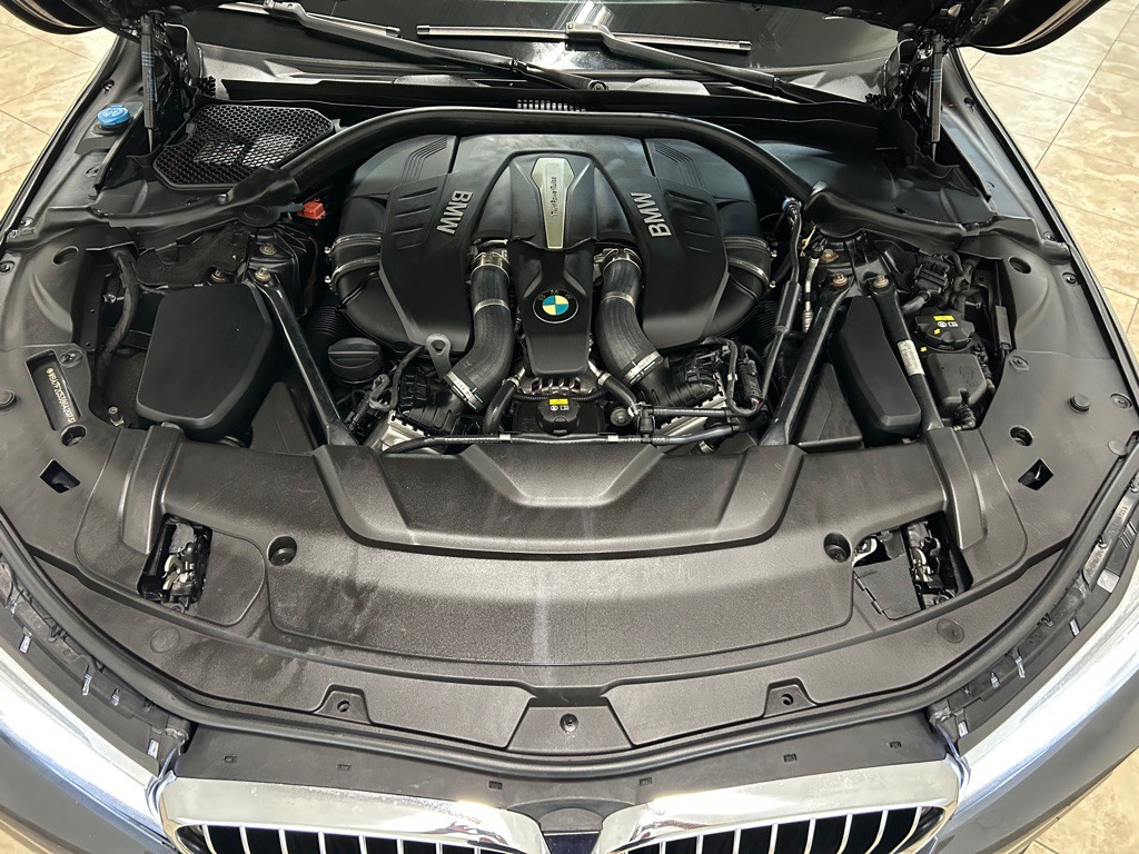 2016 BMW 7 Series Image 45