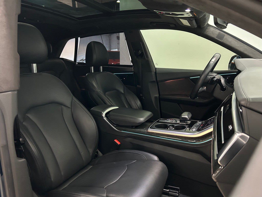 2019 Audi Q8 Image 30
