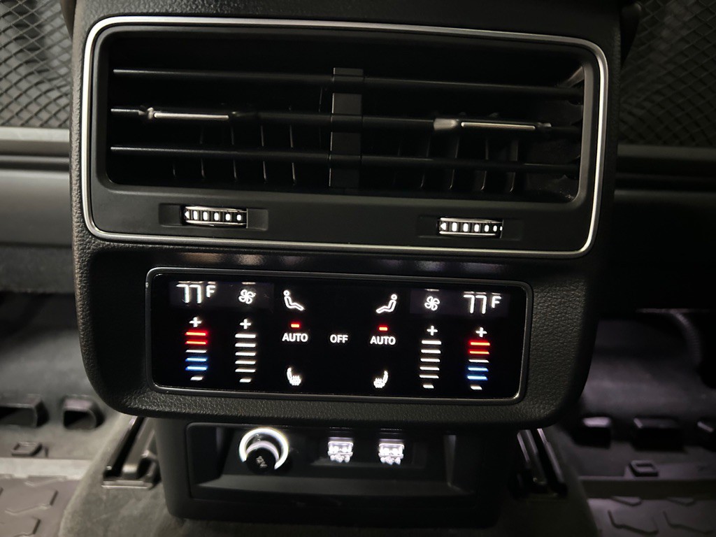 2019 Audi Q8 Image 32