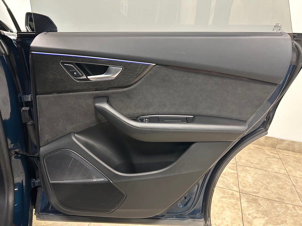 2019 Audi Q8 Image 37