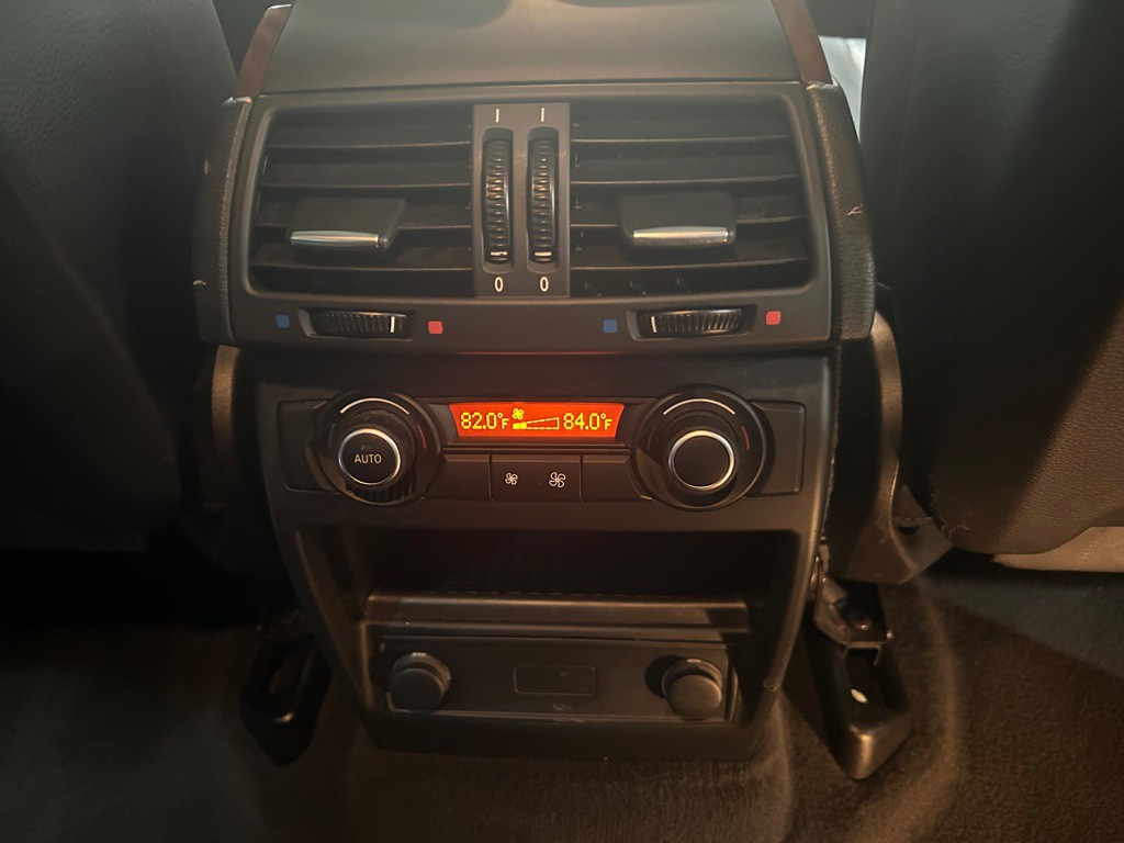 2014 BMW X6 Image 33