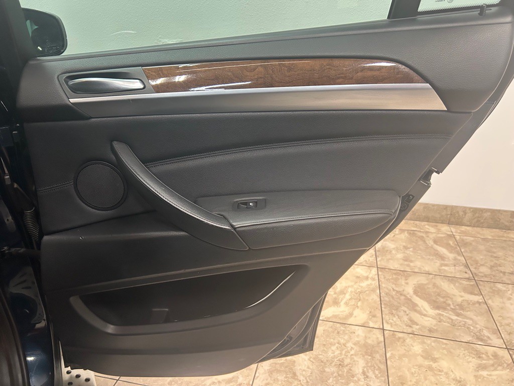 2014 BMW X6 Image 38