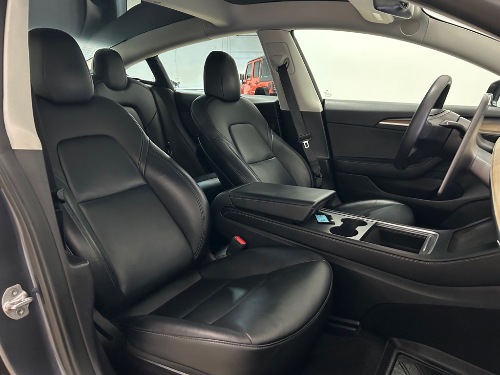 2021 Tesla Model 3 Image 26