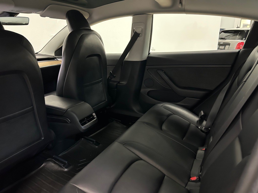 2021 Tesla Model 3 Image 30